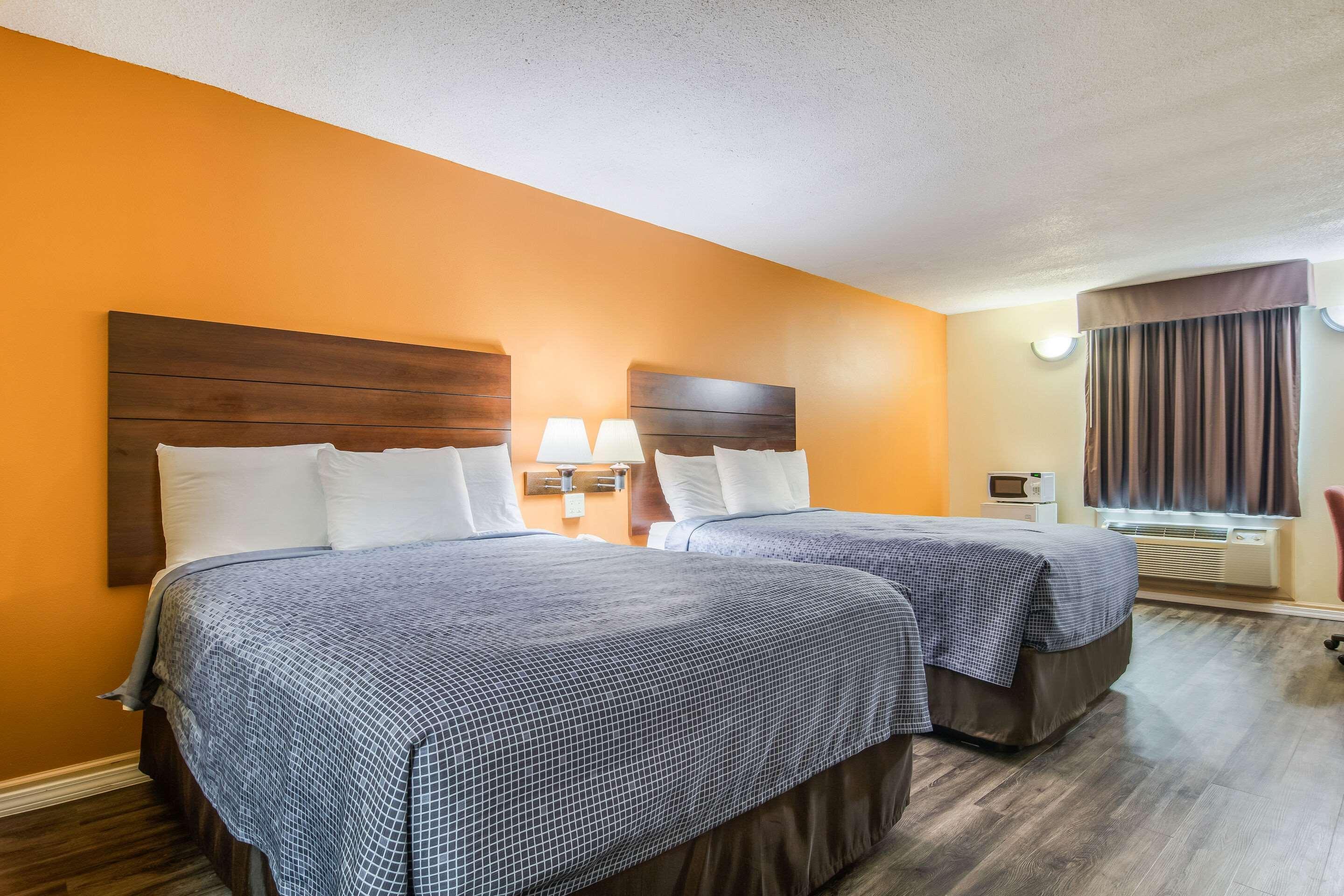 Econo Lodge At Six Flags Austell Exterior foto